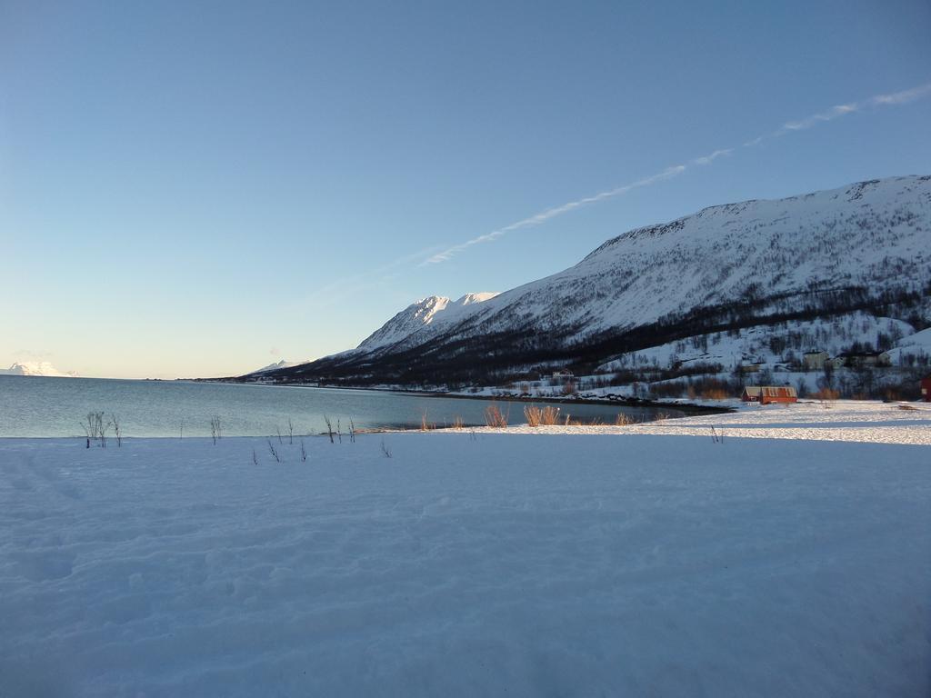 Nord-Lenangen Lyngen Fjordcampヴィラ エクステリア 写真